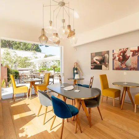 Unico Boutique D'arte Hotell 4*