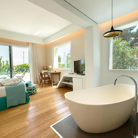 Unico Boutique D'arte Hotell 4*