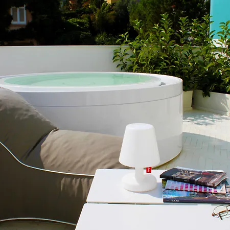 Unìco Boutique D'arte Hotel 4*